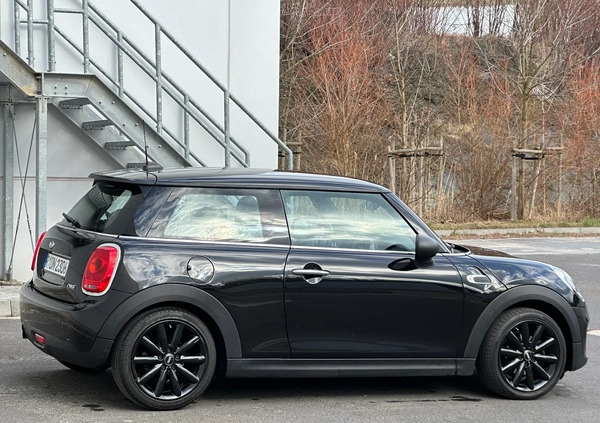 MINI ONE cena 38500 przebieg: 215739, rok produkcji 2017 z Góra małe 631